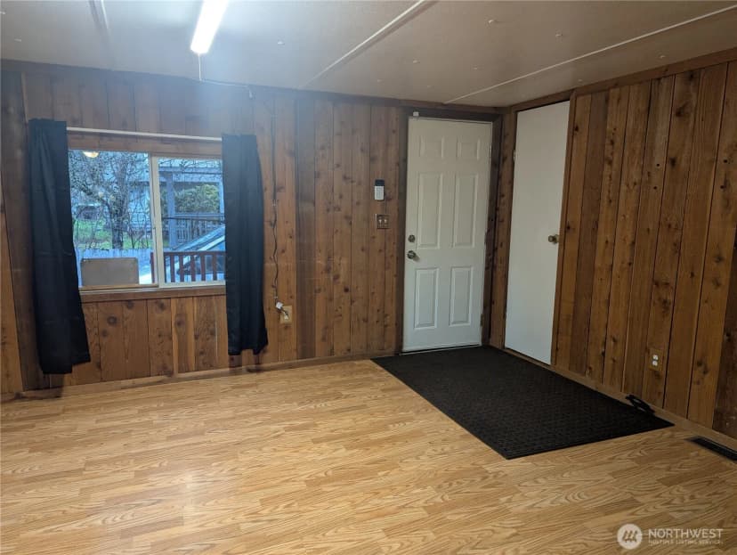 Property photo for 161 1st Street, Morton photo 10