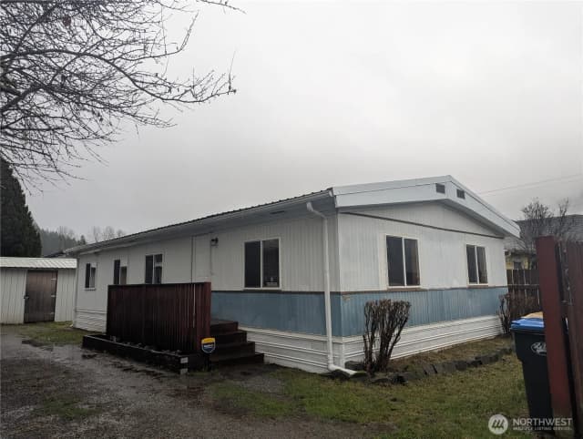 Property photo for 161 1st Street, Morton