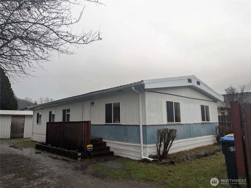 Property photo for 161 1st Street, Morton