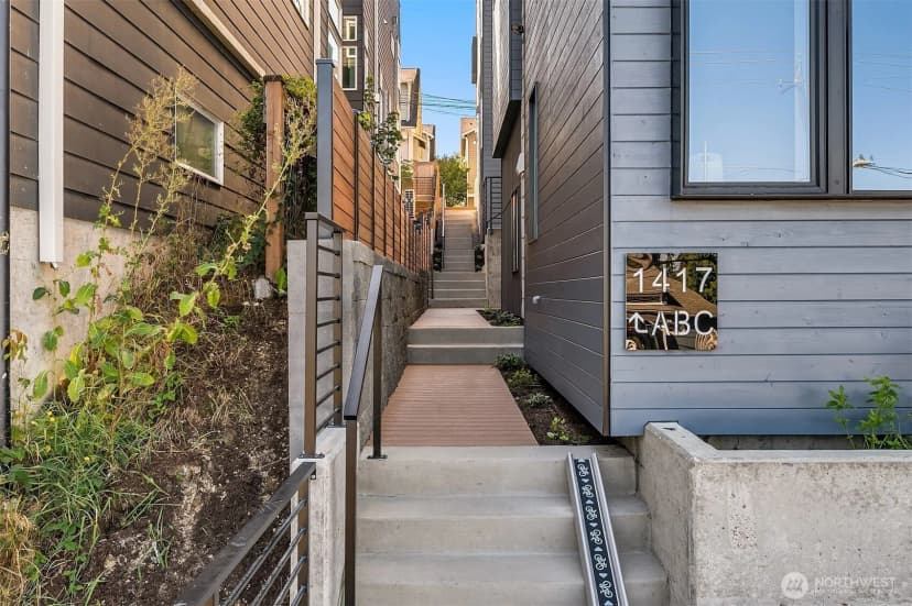 Property photo for 1421 19th Avenue #a, Seattle photo 29