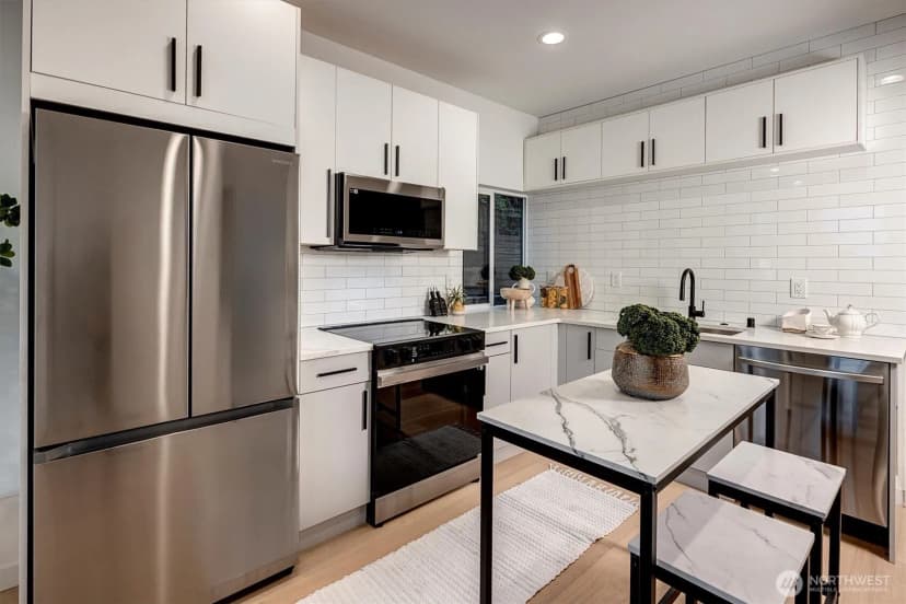 Property photo for 1421 19th Avenue #a, Seattle photo 7