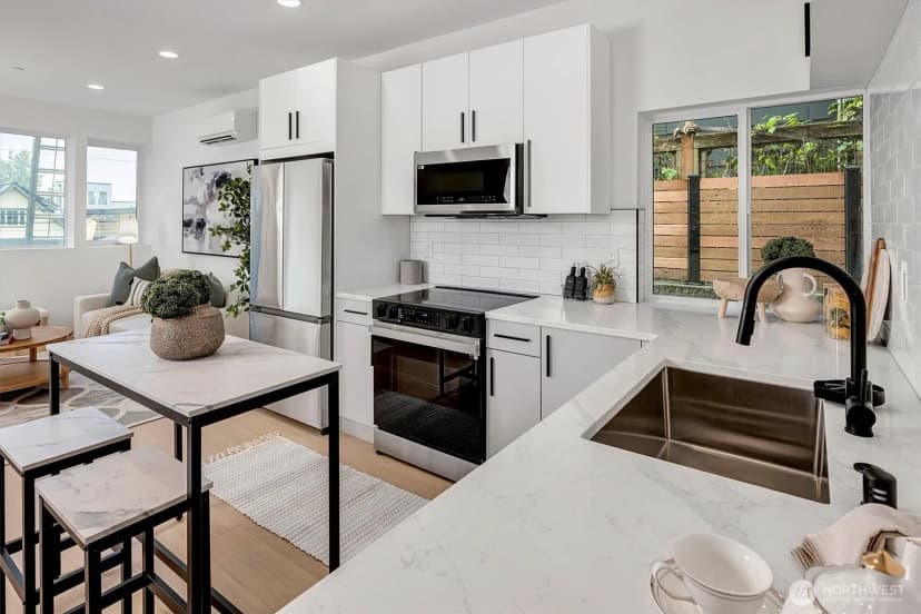 Property photo for 1421 19th Avenue #a, Seattle photo 8