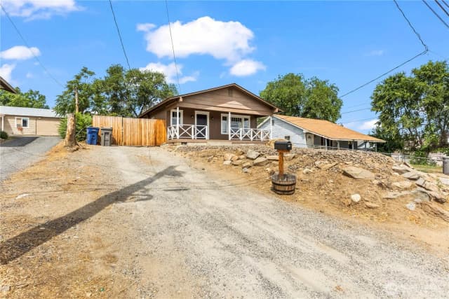 Property photo for 724 S Chelan Avenue, Wenatchee photo 4