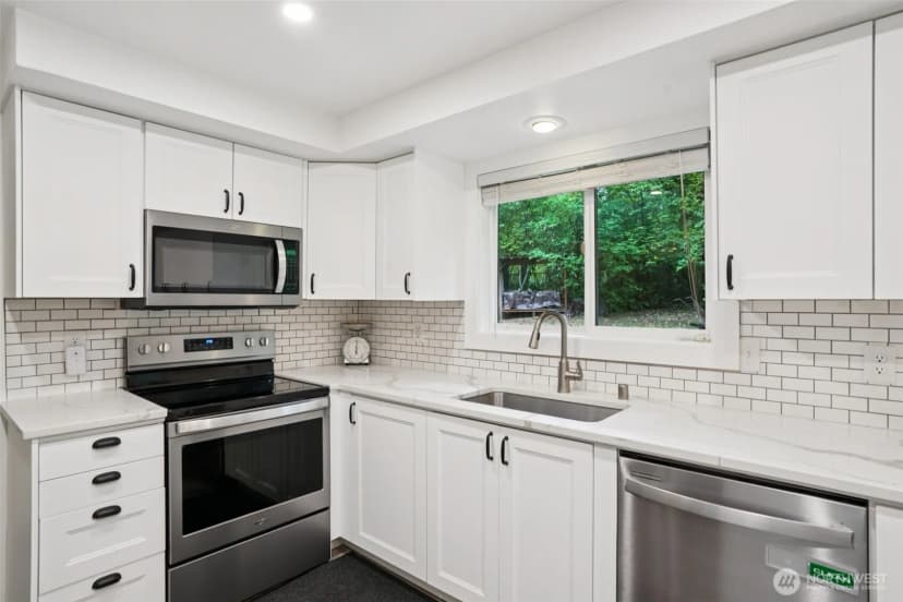 Property photo for 23417 Ne Canyon Road, Battle Ground photo 8