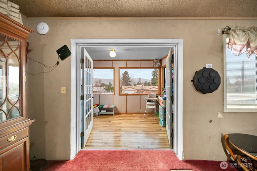 Property photo for 325 N Kansas Avenue, East Wenatchee photo 19