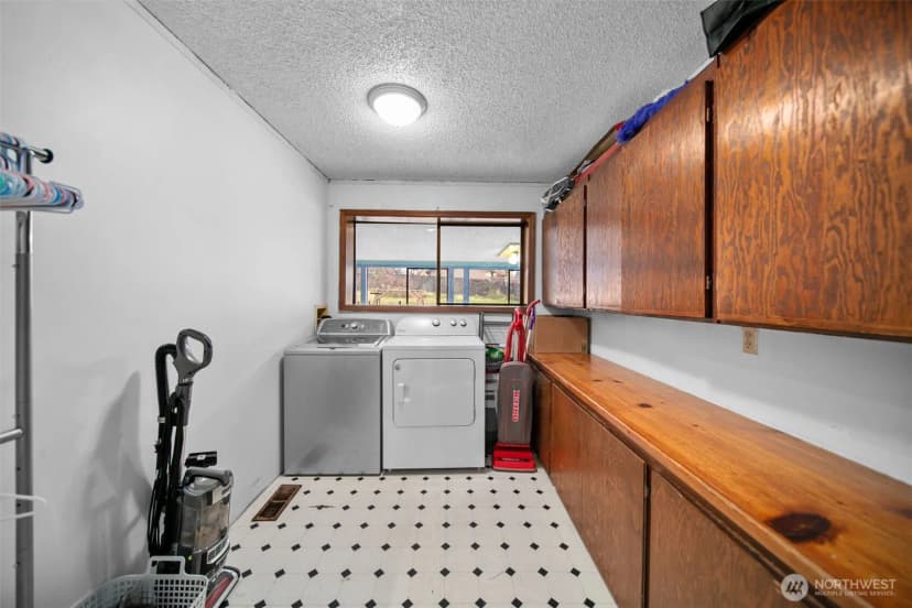 Property photo for 325 N Kansas Avenue, East Wenatchee photo 30