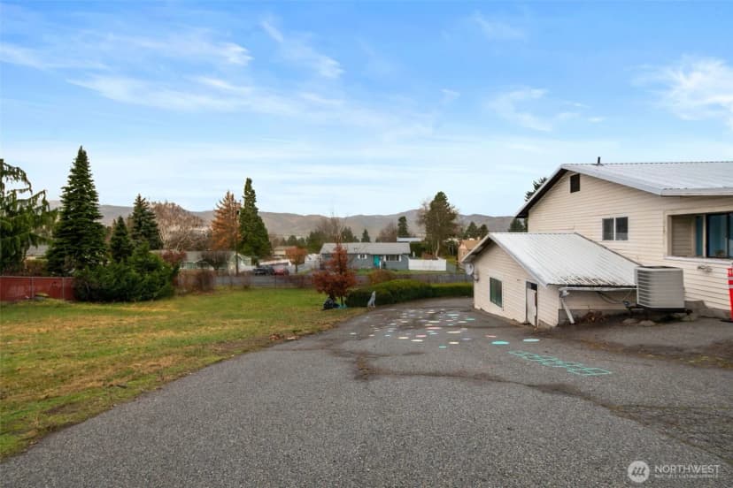 Property photo for 325 N Kansas Avenue, East Wenatchee photo 38