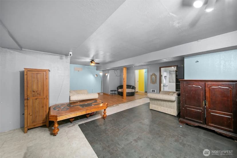 Property photo for 325 N Kansas Avenue, East Wenatchee photo 8