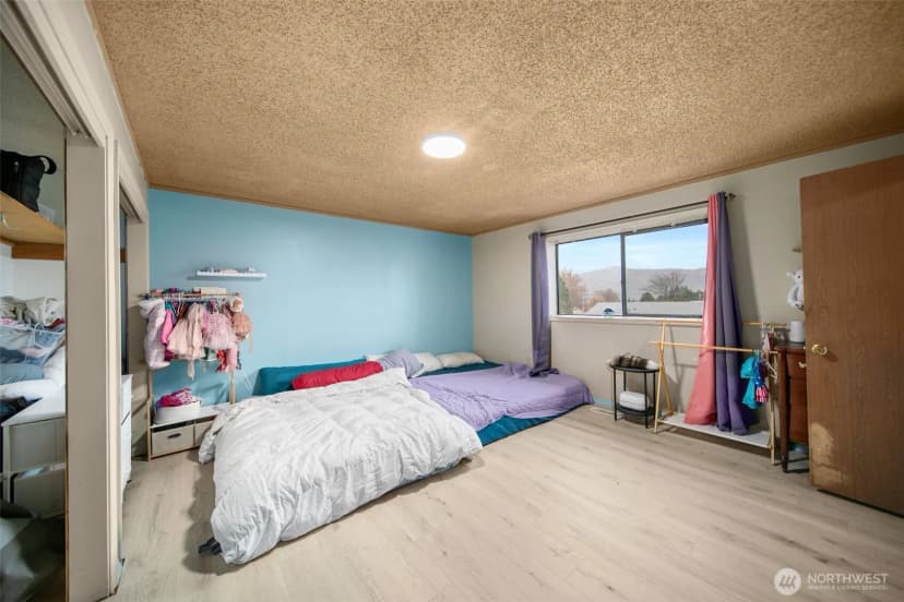 Property photo for 325 N Kansas Avenue, East Wenatchee photo 32
