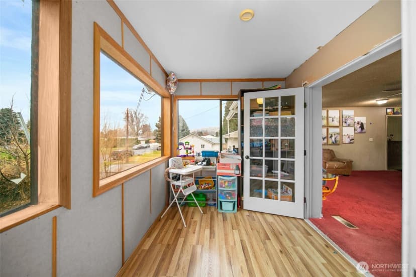Property photo for 325 N Kansas Avenue, East Wenatchee photo 20