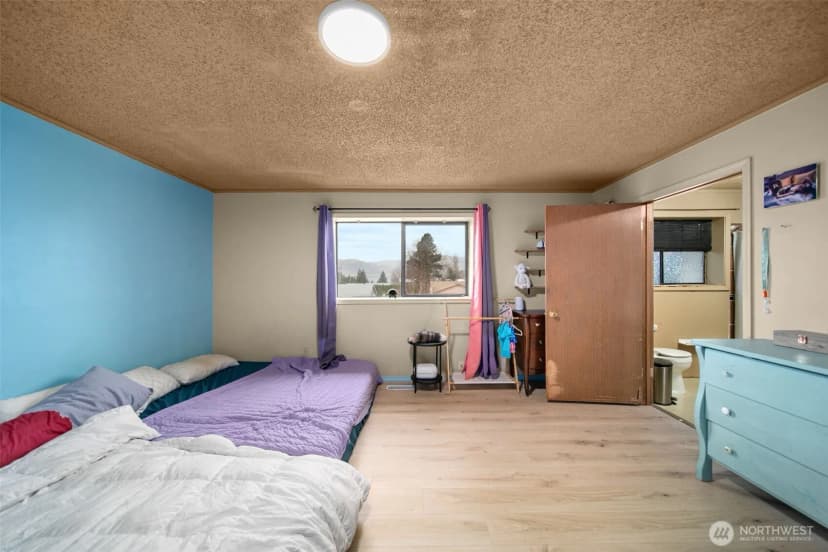 Property photo for 325 N Kansas Avenue, East Wenatchee photo 33