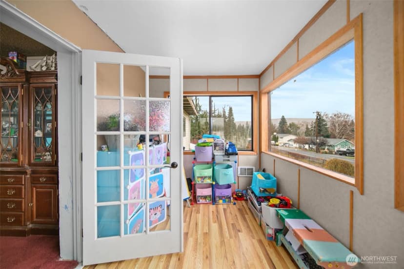 Property photo for 325 N Kansas Avenue, East Wenatchee photo 21