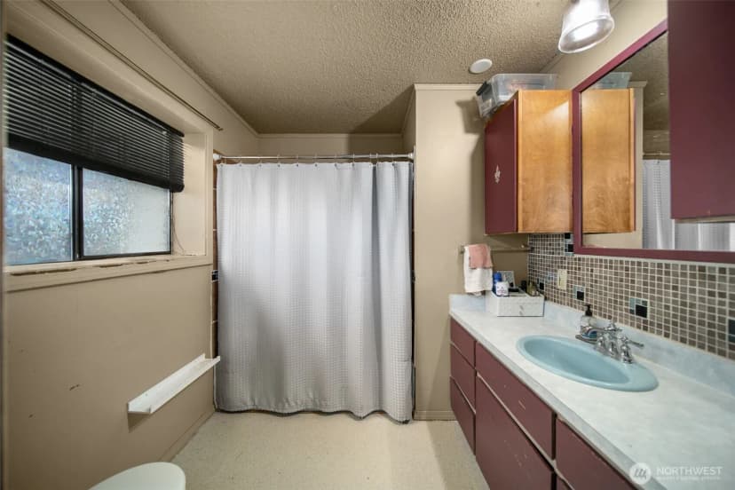 Property photo for 325 N Kansas Avenue, East Wenatchee photo 34