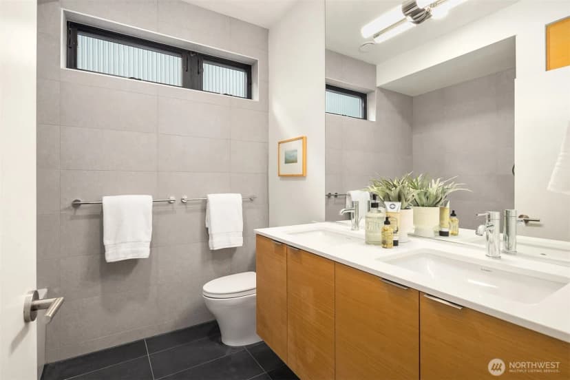 Property photo for 214 Shepard Way Nw, Bainbridge Island photo 9