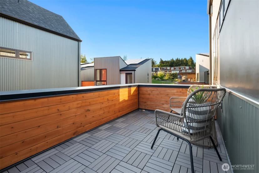 Property photo for 214 Shepard Way Nw, Bainbridge Island photo 8