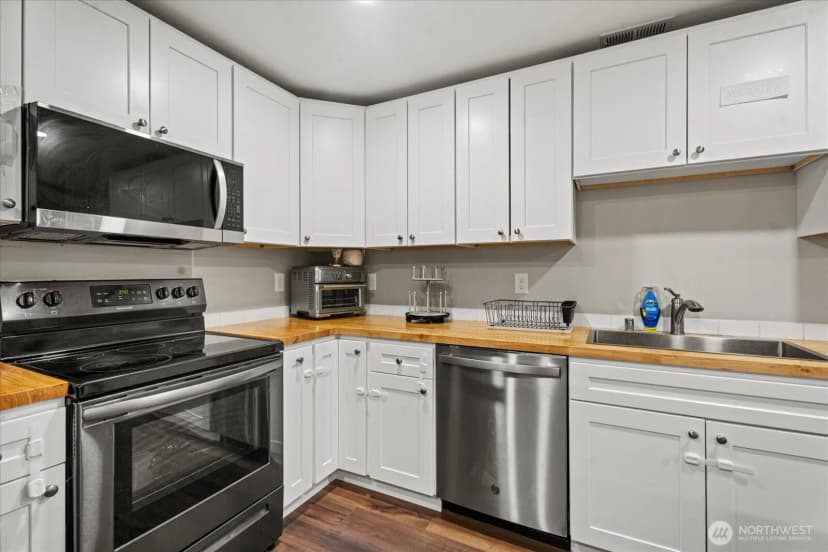Property photo for 5537 S 119th St, Seattle photo 13