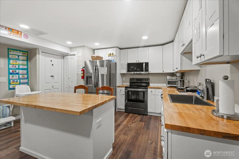 Property photo for 5537 S 119th St, Seattle photo 9