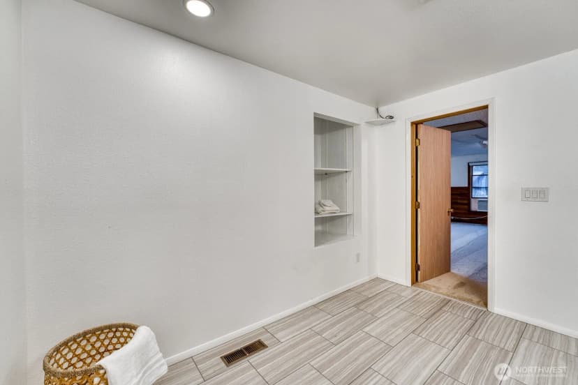 Property photo for 3728 70th Avenue Ct W, University Place photo 29