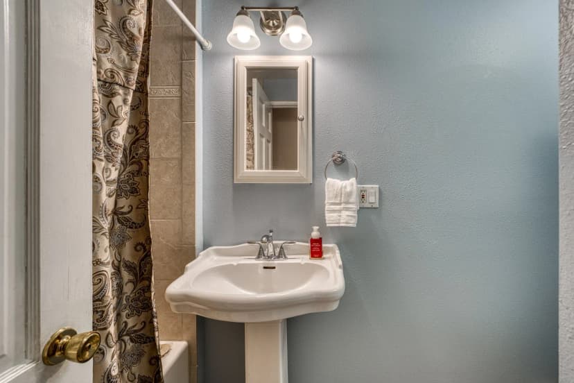 Property photo for 3728 70th Avenue Ct W, University Place photo 8