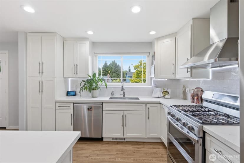 Property photo for 2713 Ne 23rd Place, Renton photo 8