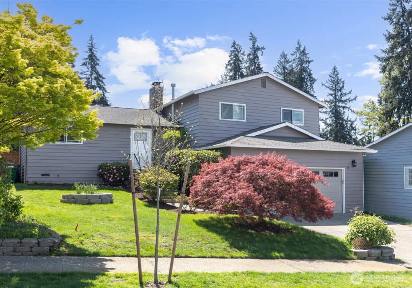 Property photo for 2713 Ne 23rd Place, Renton photo 2