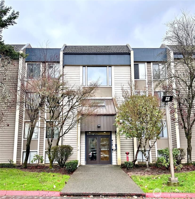 Property photo for 611 Sw 5th Court #a401, Renton photo 2
