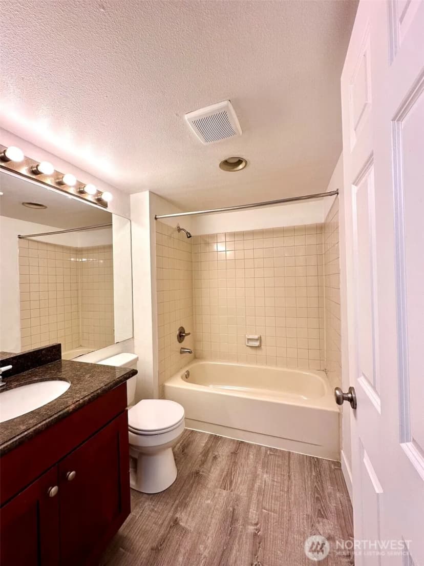Property photo for 611 Sw 5th Court #a401, Renton photo 18