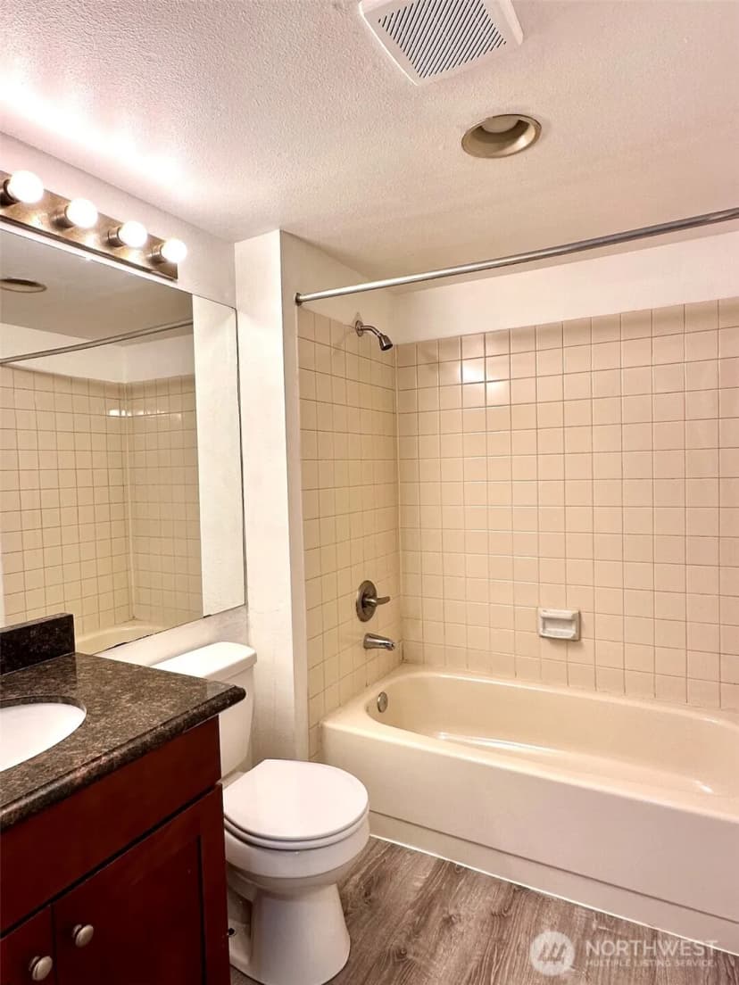 Property photo for 611 Sw 5th Court #a401, Renton photo 19