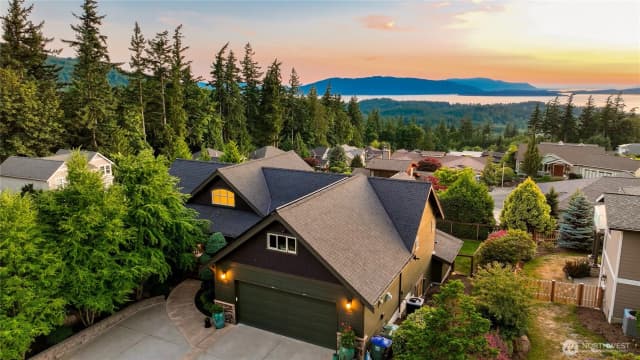 Property photo for 2010 Samish Crest Way, Bellingham photo 3