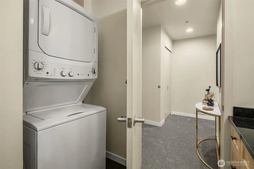 Property photo for 2717 Western Avenue #638, Seattle photo 15