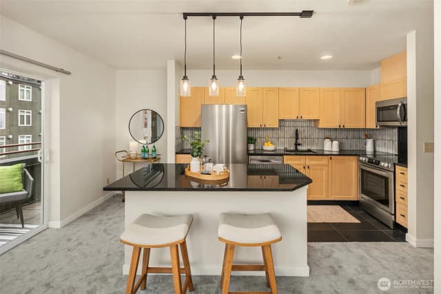Property photo for 2717 Western Avenue #638, Seattle photo 3