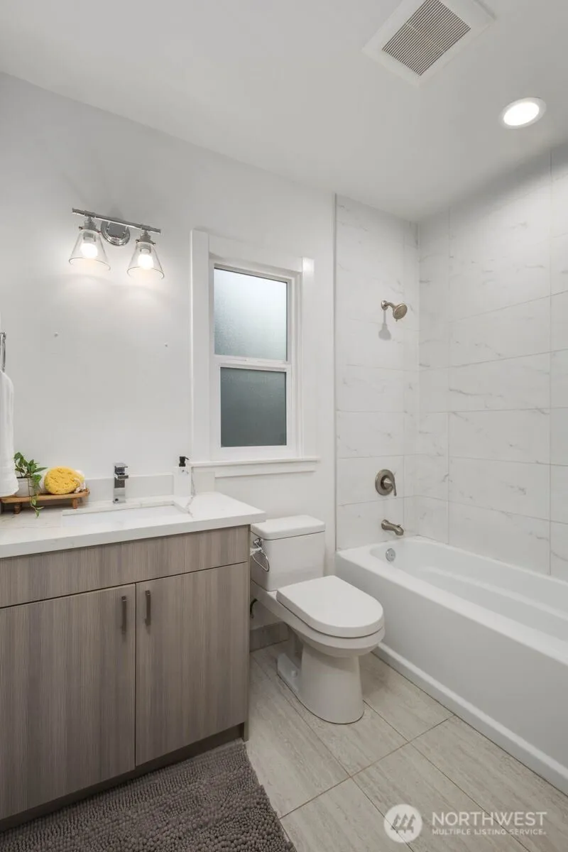 Property photo for 5240 39th Avenue S, Seattle photo 16