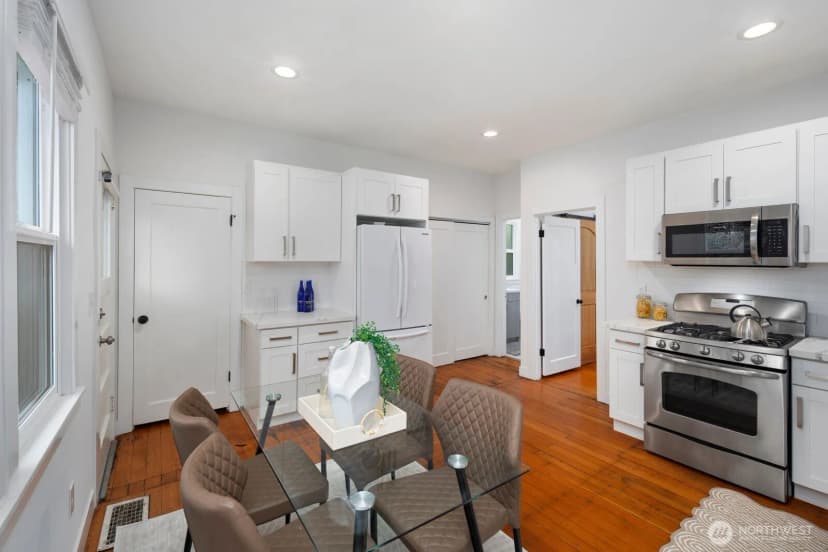 Property photo for 5240 39th Avenue S, Seattle photo 12
