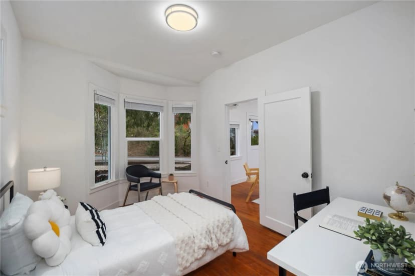 Property photo for 5240 39th Avenue S, Seattle photo 13