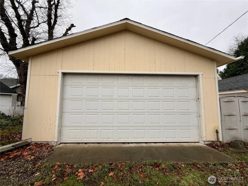 Property photo for 213 E Oak Street, Dayton photo 27