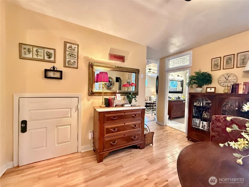 Property photo for 213 E Oak Street, Dayton photo 11