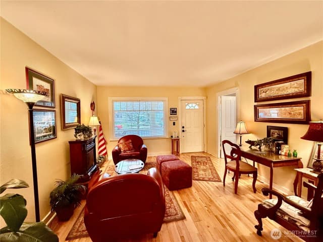 Property photo for 213 E Oak Street, Dayton photo 2