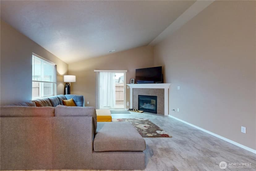 Property photo for 1173 Sw Carver Street, College Place photo 3