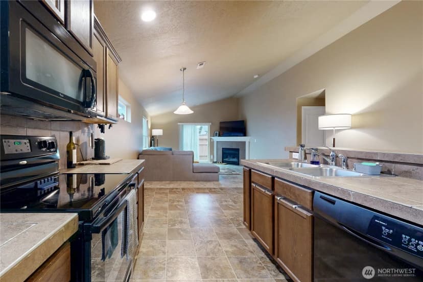 Property photo for 1173 Sw Carver Street, College Place photo 12