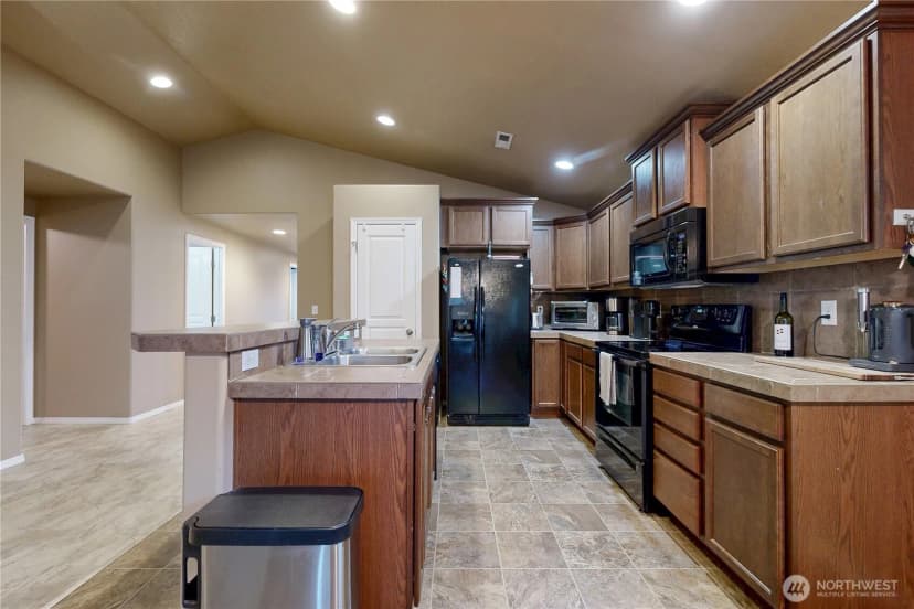 Property photo for 1173 Sw Carver Street, College Place photo 7