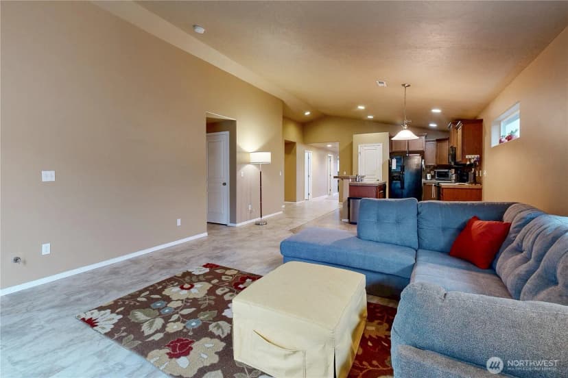 Property photo for 1173 Sw Carver Street, College Place photo 4