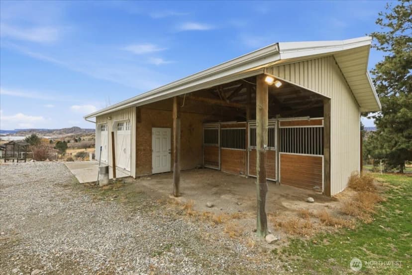 Property photo for 19994 Coulee View Road, Electric City photo 39