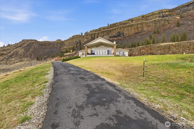 Property photo for 19994 Coulee View Road, Electric City photo 33