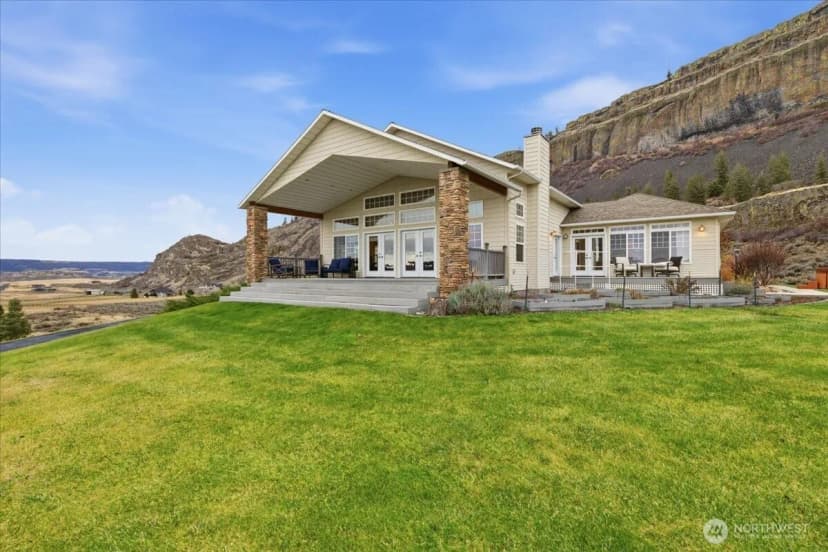 Property photo for 19994 Coulee View Road, Electric City