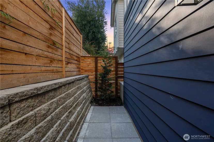Property photo for 9228 B 22nd Avenue Sw, Seattle photo 17