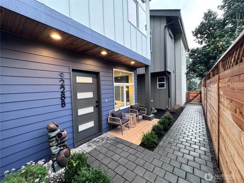 Property photo for 9228 B 22nd Avenue Sw, Seattle photo 2