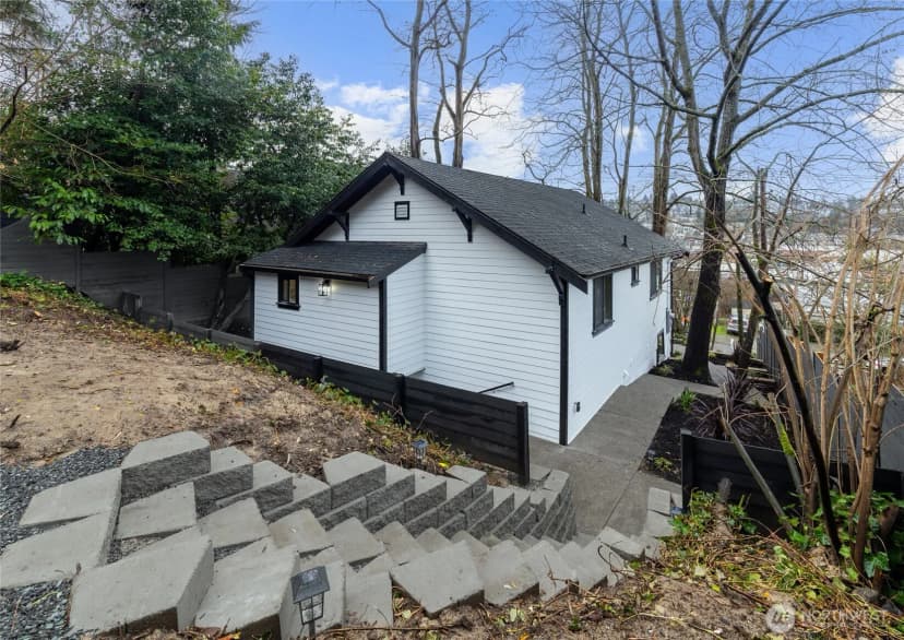 Property photo for 3448 14th Avenue W, Seattle photo 37