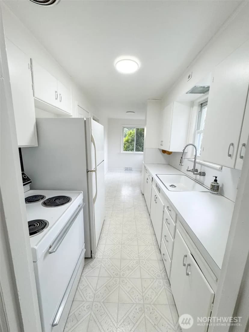 Property photo for 10218 34 Avenue Sw, Seattle photo 7