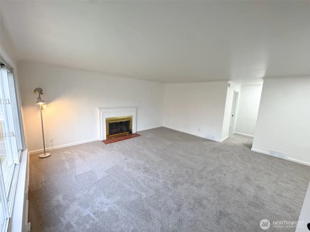 Property photo for 10218 34 Avenue Sw, Seattle photo 4