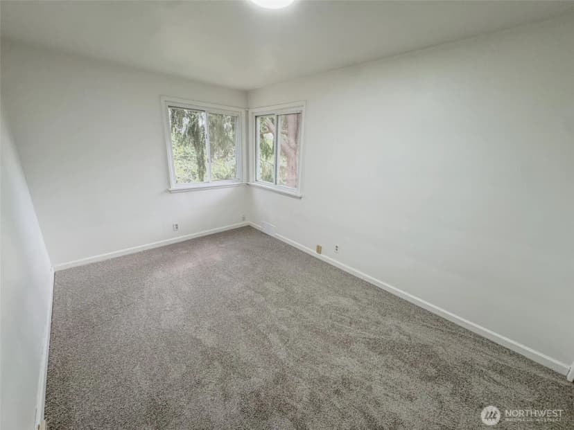 Property photo for 10218 34 Avenue Sw, Seattle photo 10